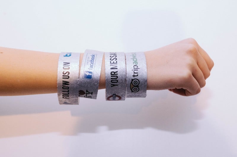 Hoe promoot u uw bedrijf met polsbandjes?